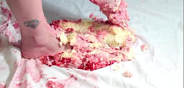  Strawberry Cake Crush